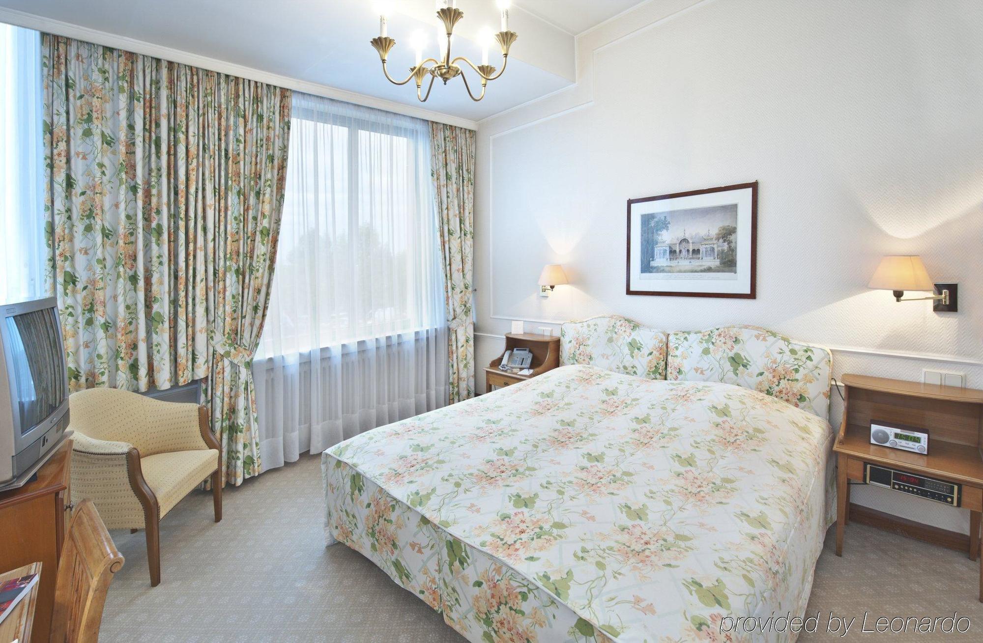Grand Cravat Hotel