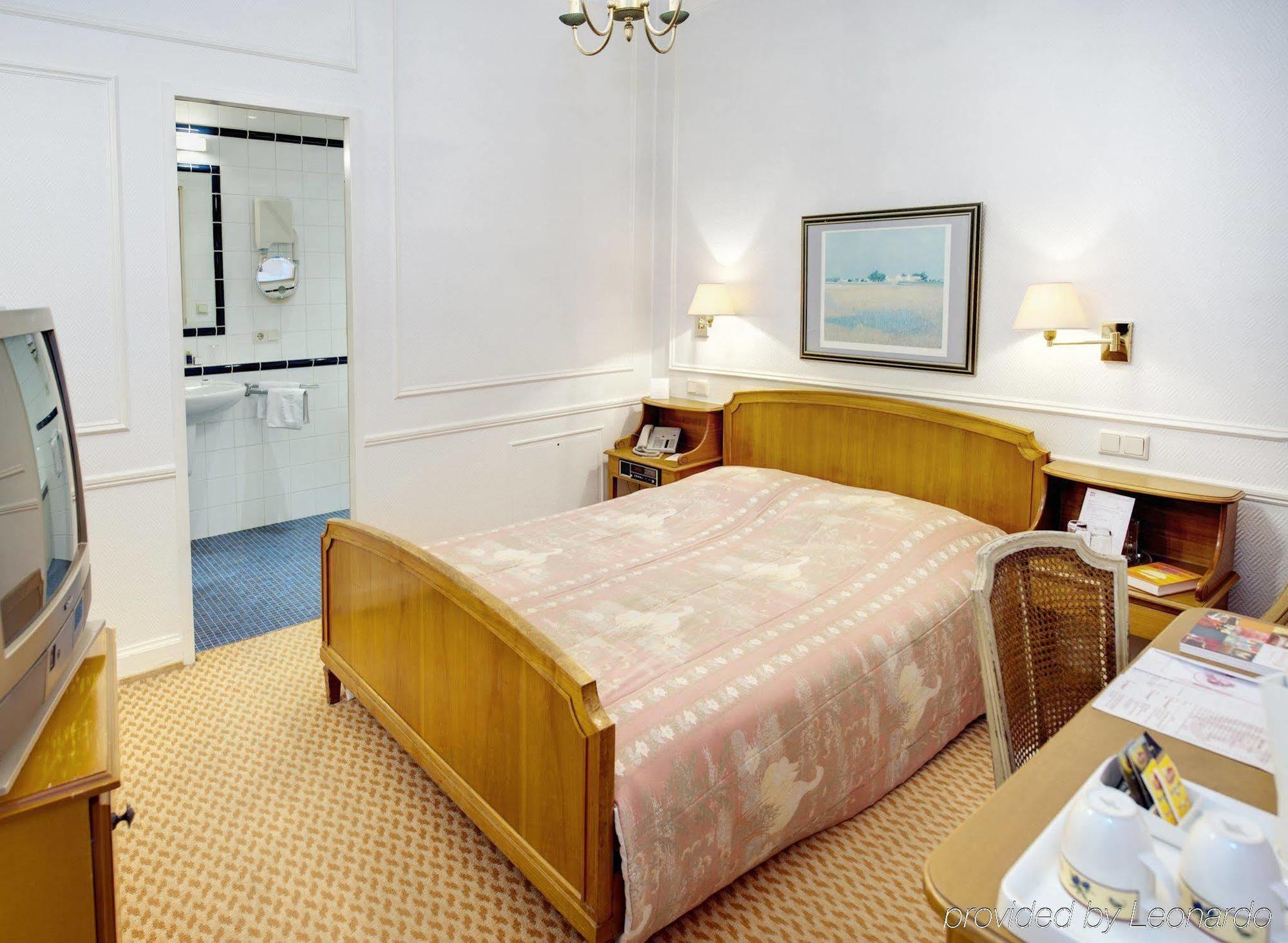 Grand Cravat Hotel 4*